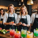 découvrez les bars-ateliers où la mixologie devient un jeu d’enfant : participez à des cours ludiques, créez vos propres cocktails et vivez une expérience conviviale autour de l’art du bar.