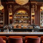 découvrez les bars d’hôtel les plus emblématiques du monde, lieux incontournables alliant histoire, ambiance unique et cocktails d'exception.